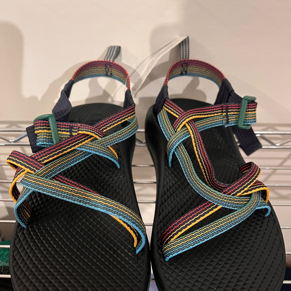 CHACO Big Kids Sz 3 Ecotread Sandals with Multicolor Straps